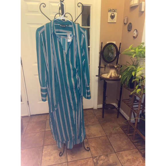 7th Avenue Design Studio New York & Company Dresses & Skirts - Womens 7th Avenue green & White Long Sleeve Dress L